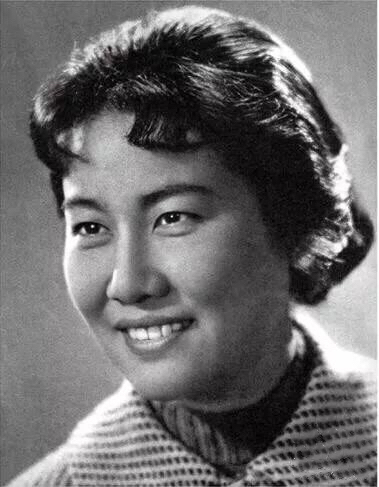 制片厂 1918年6月15日,张瑞芳出生在河北省保定市的一个旧军官家庭