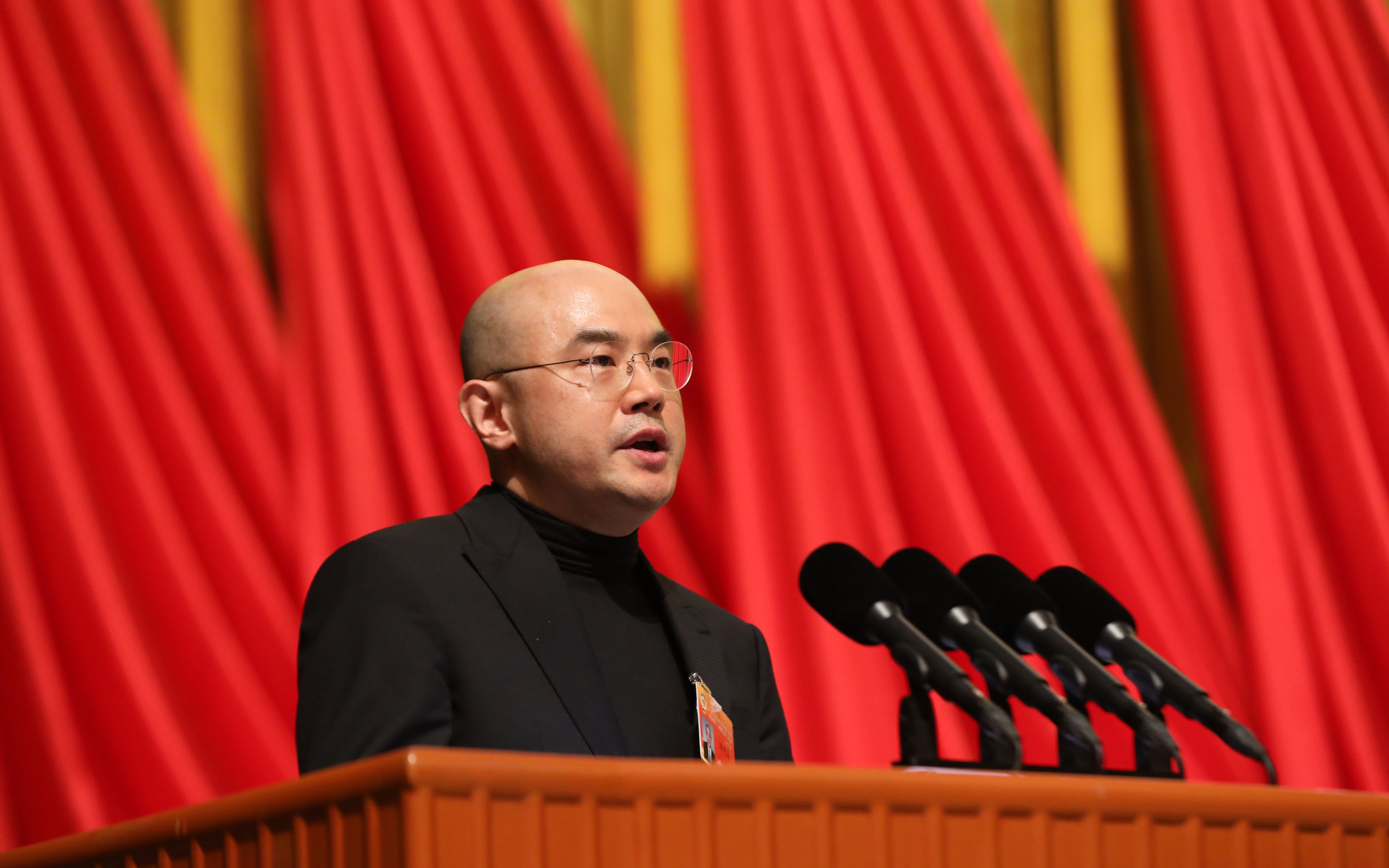 香港委员洪明基国庆群众游行高喊中国人支持中国人