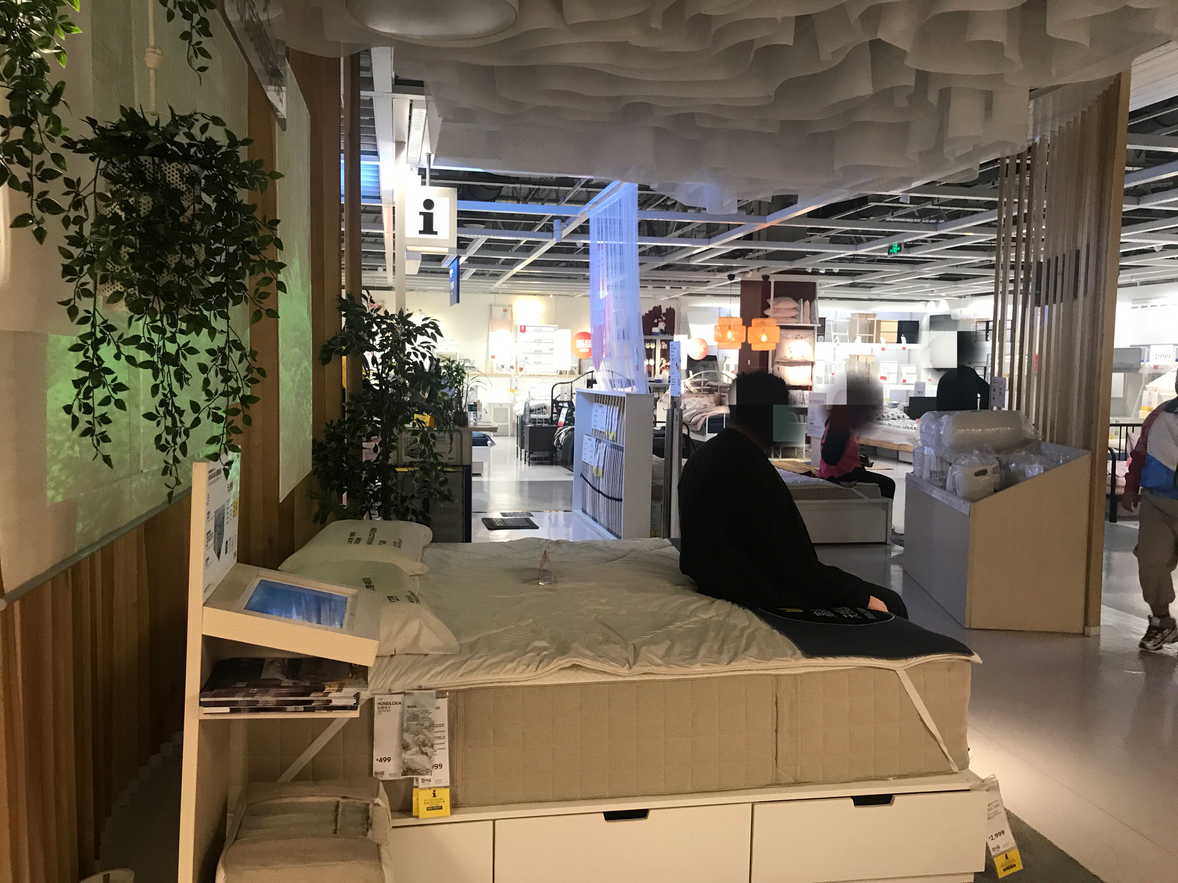 宜家部分家具样板间加围挡:只可参观,不能躺卧