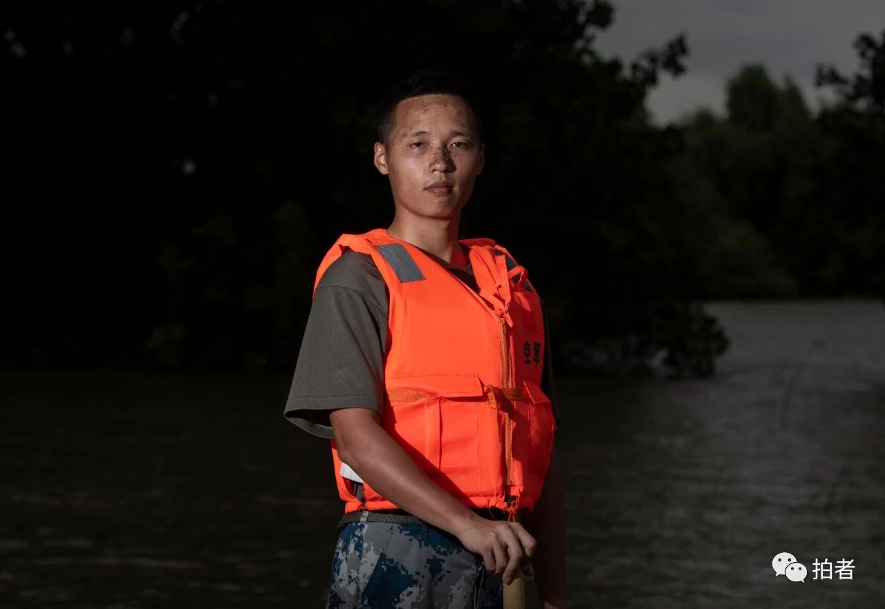 站在洪水前面的人：此刻，我们都是江洲儿郎