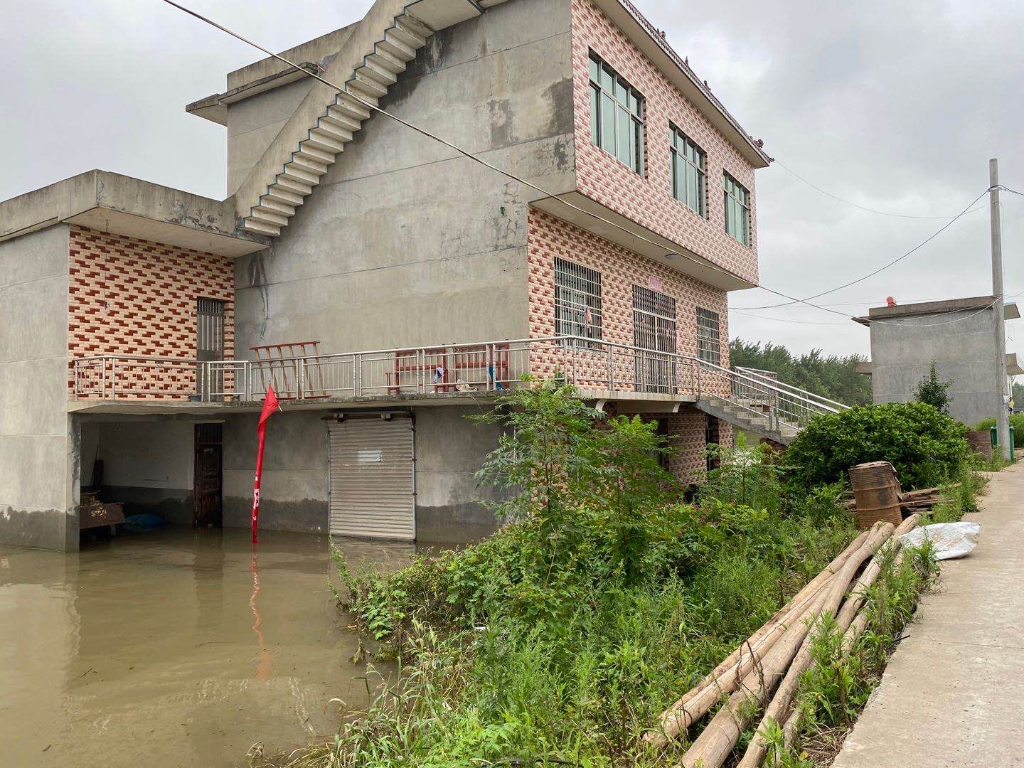 建在大堤上的村庄：抗洪第一道防线，每年都与洪水打交道