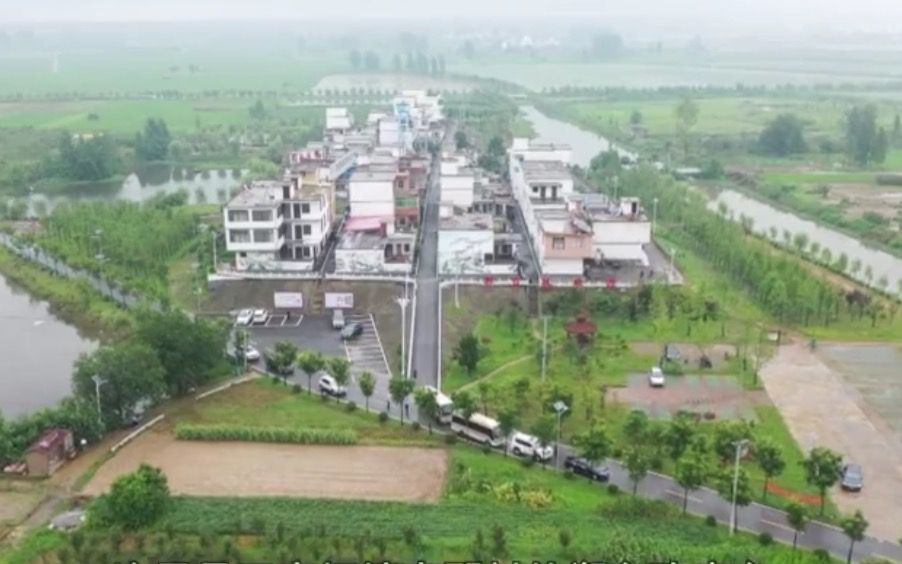 时隔13年安徽王家坝开闸泄洪 3公里外村民彻夜难眠