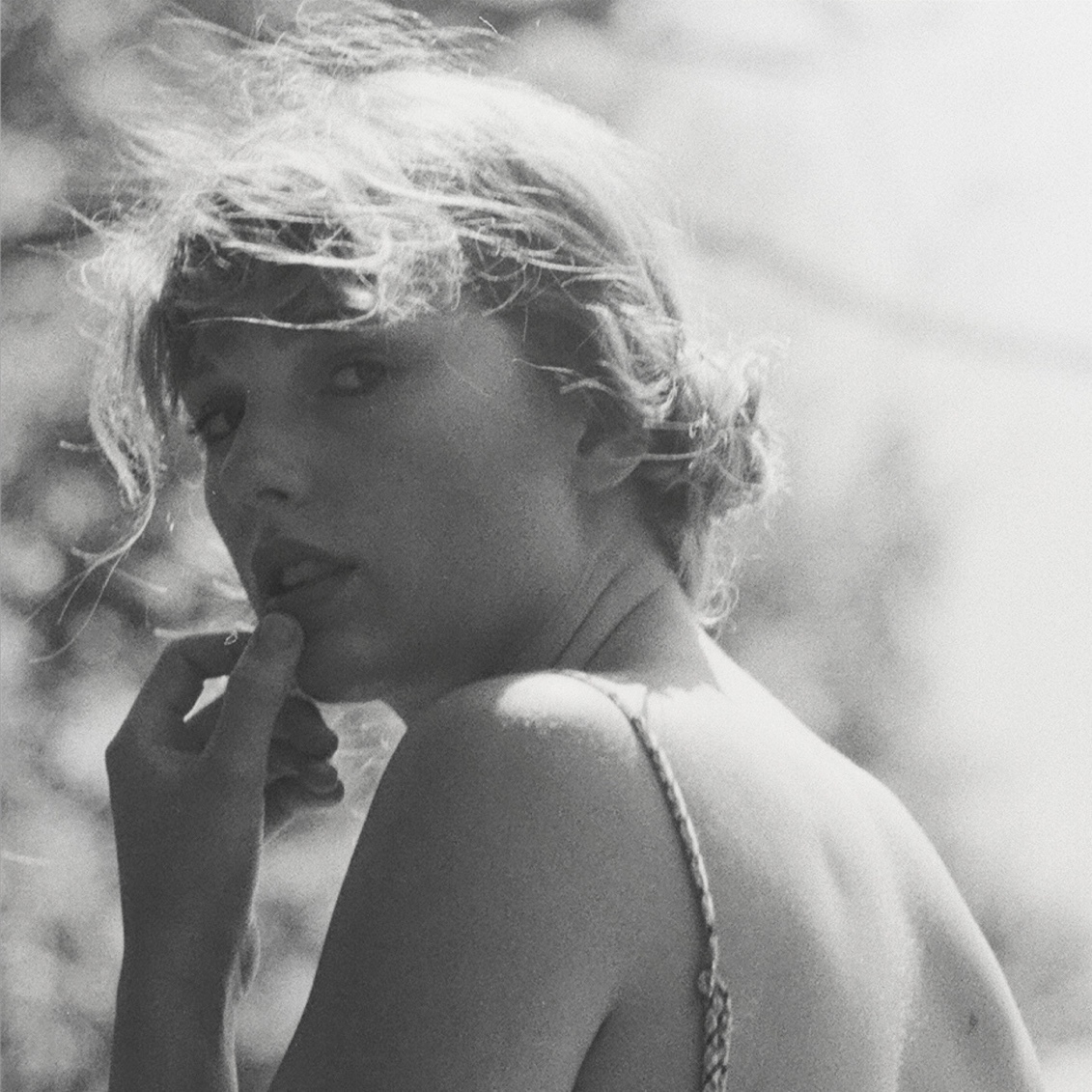 无预警发专辑！霉霉新专辑上线1小时双平台销售登顶