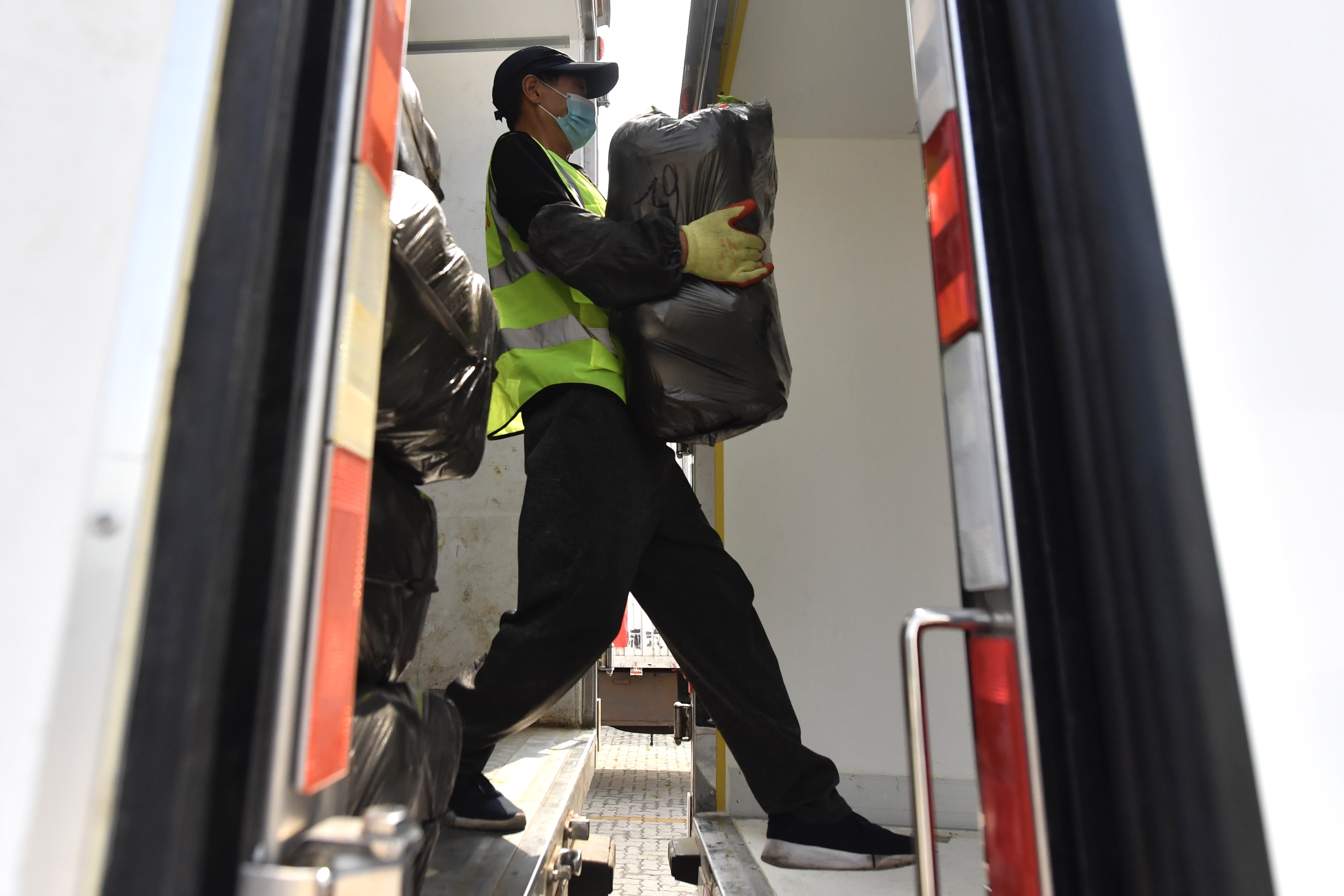 新发地休市以来，北京全市蔬菜日均供应量2.2万吨左右