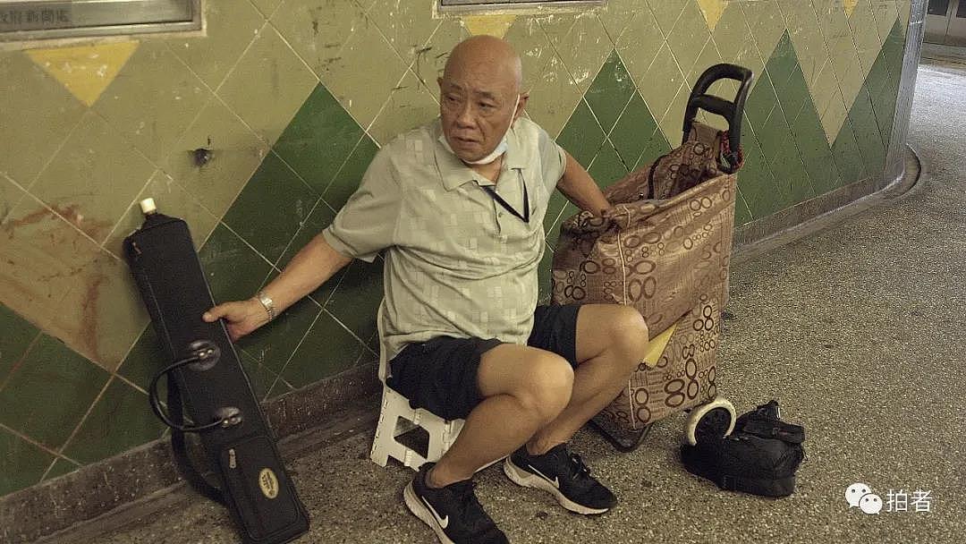 疫情下的香港老人：多方济助，卖艺贴补生活（组图） - 10