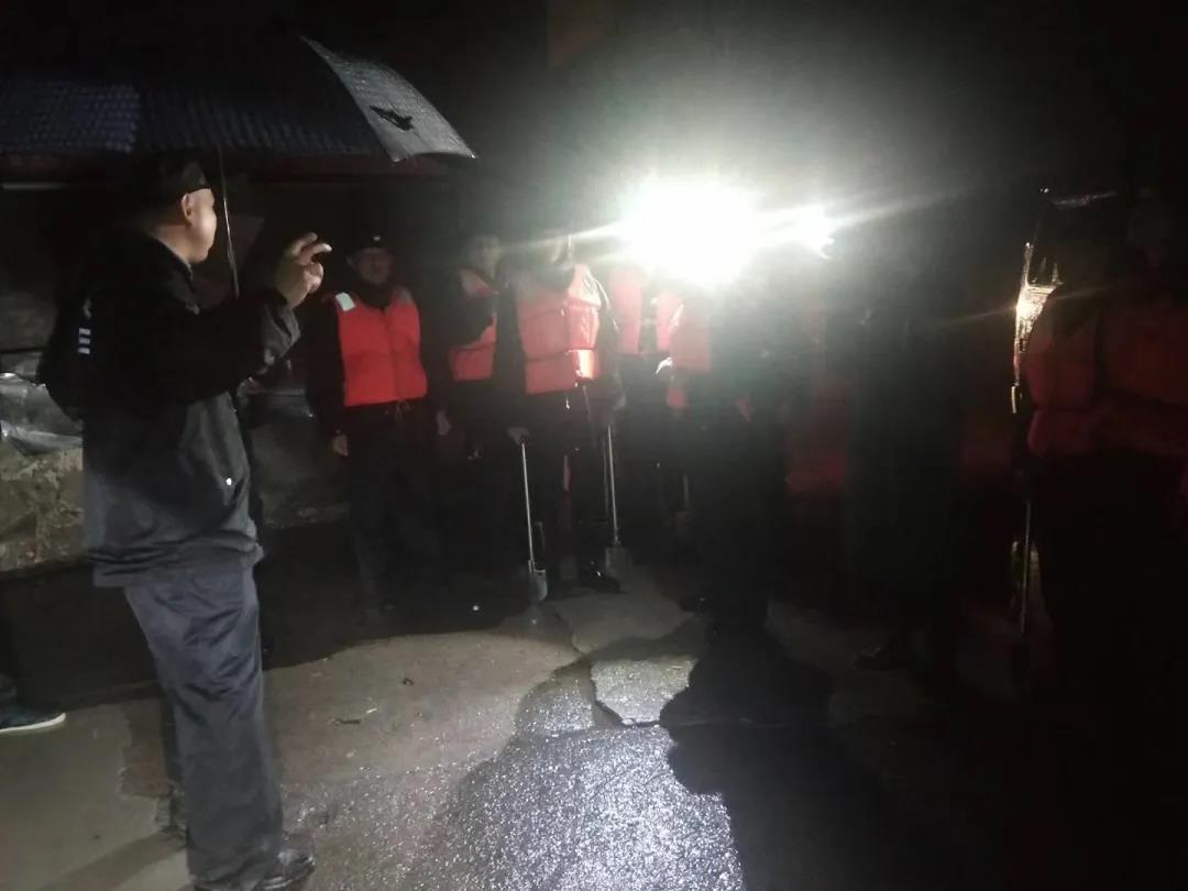 浙江缙云一医生在抢险救灾中殉职