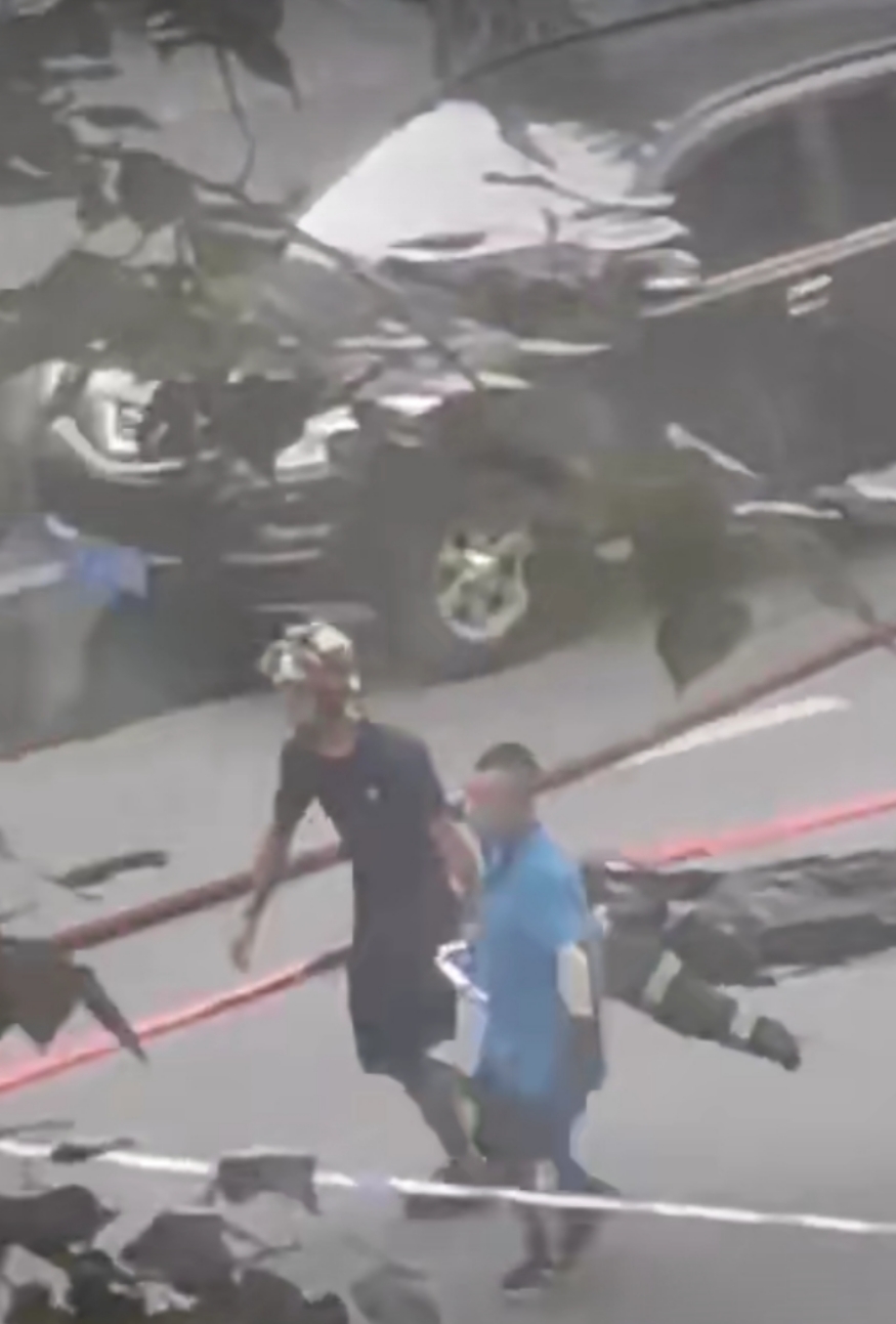 沈阳铁西一包子铺发生火情后爆炸，消防队员受伤送医