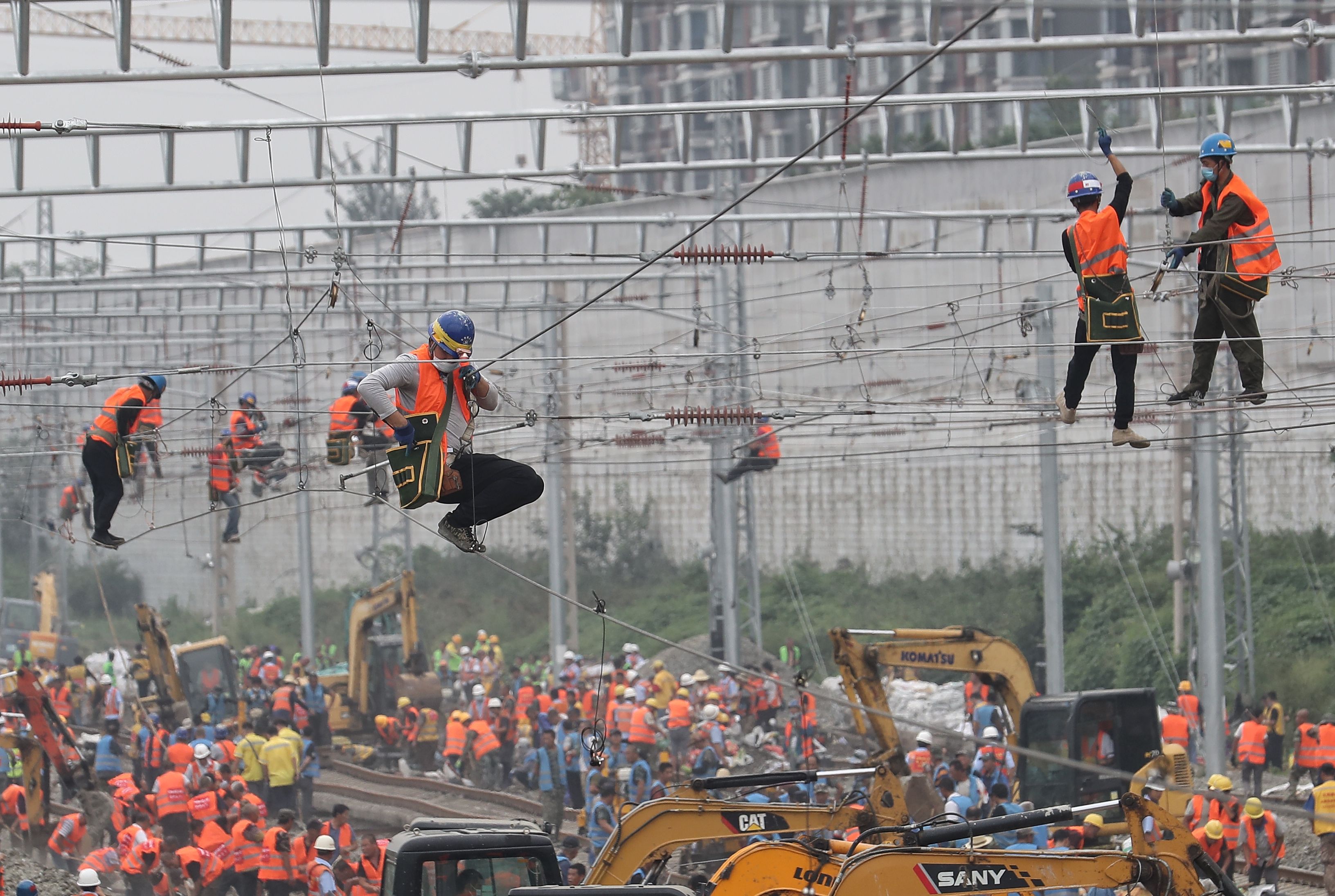 丰台站京沪、京广普速铁路开始拨线，将引入新站房