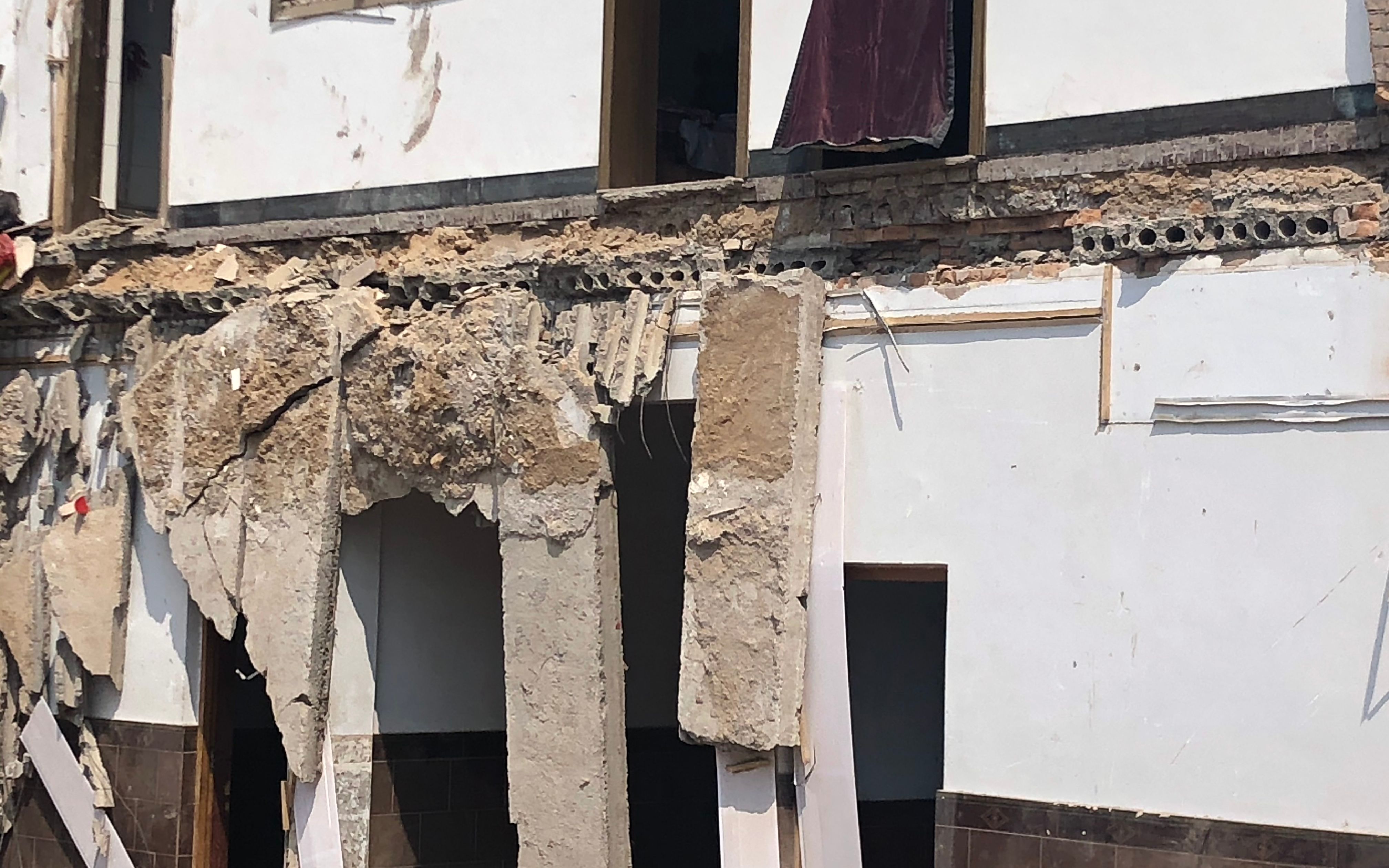 山西临汾坍塌饭店：十多年间曾加盖、扩建五六次