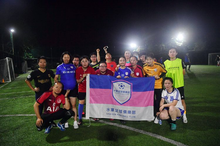 野球江湖的“水军”姐妹