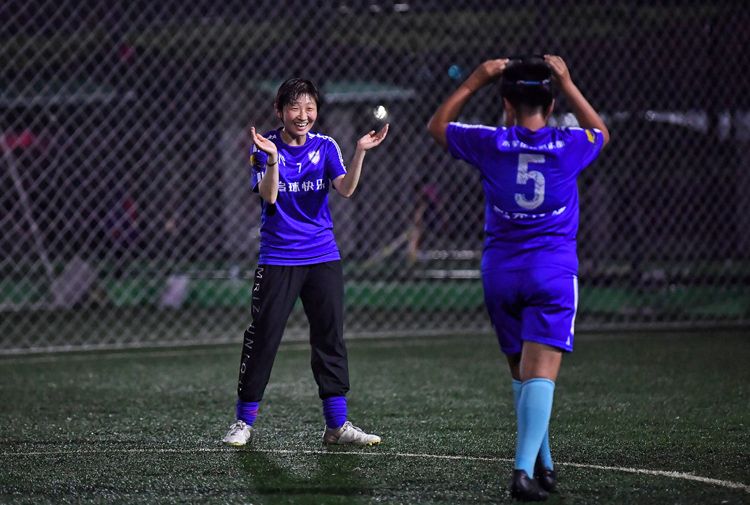 野球江湖的“水军”姐妹