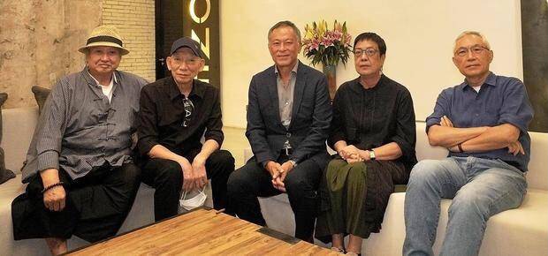 《七人乐队》首曝预告，杜琪峯徐克等七位导演抽签定拍摄年代