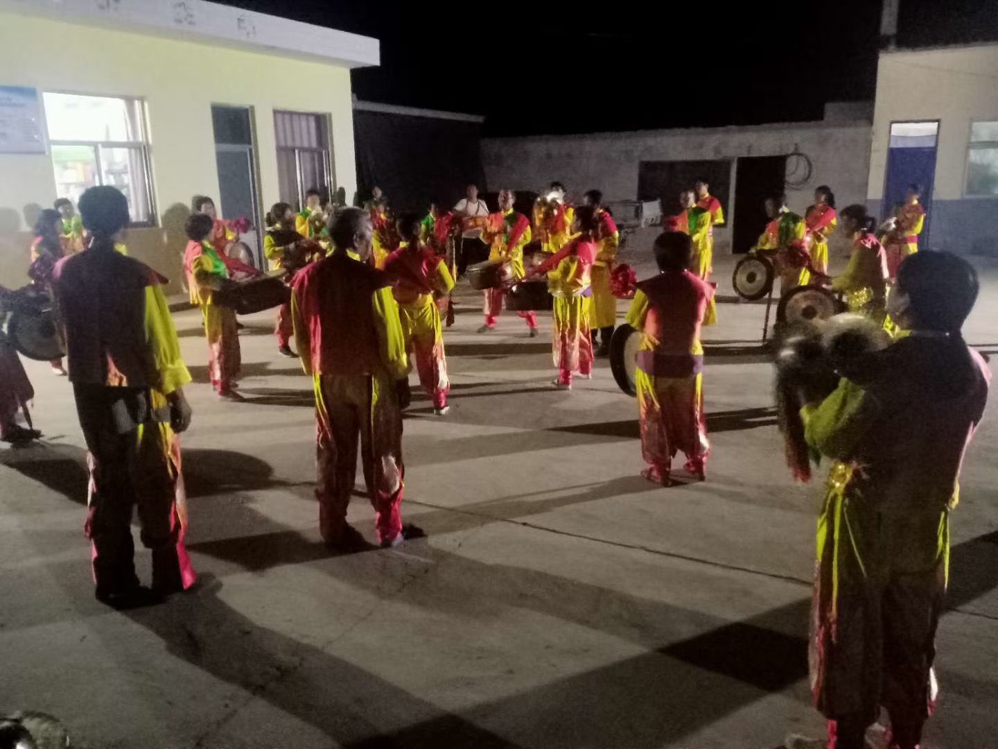 “备战”丰收节巡演 山西万荣县有一支用麻绳敲鼓的演奏队