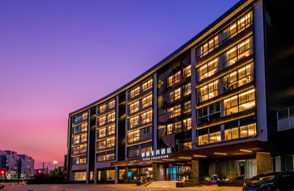 首旅如家加快发展中高端酒店，十七大品牌亮相酒店加盟展会