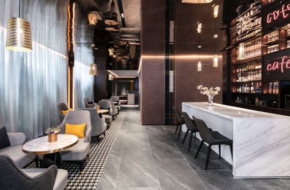 首旅如家加快发展中高端酒店，十七大品牌亮相酒店加盟展会