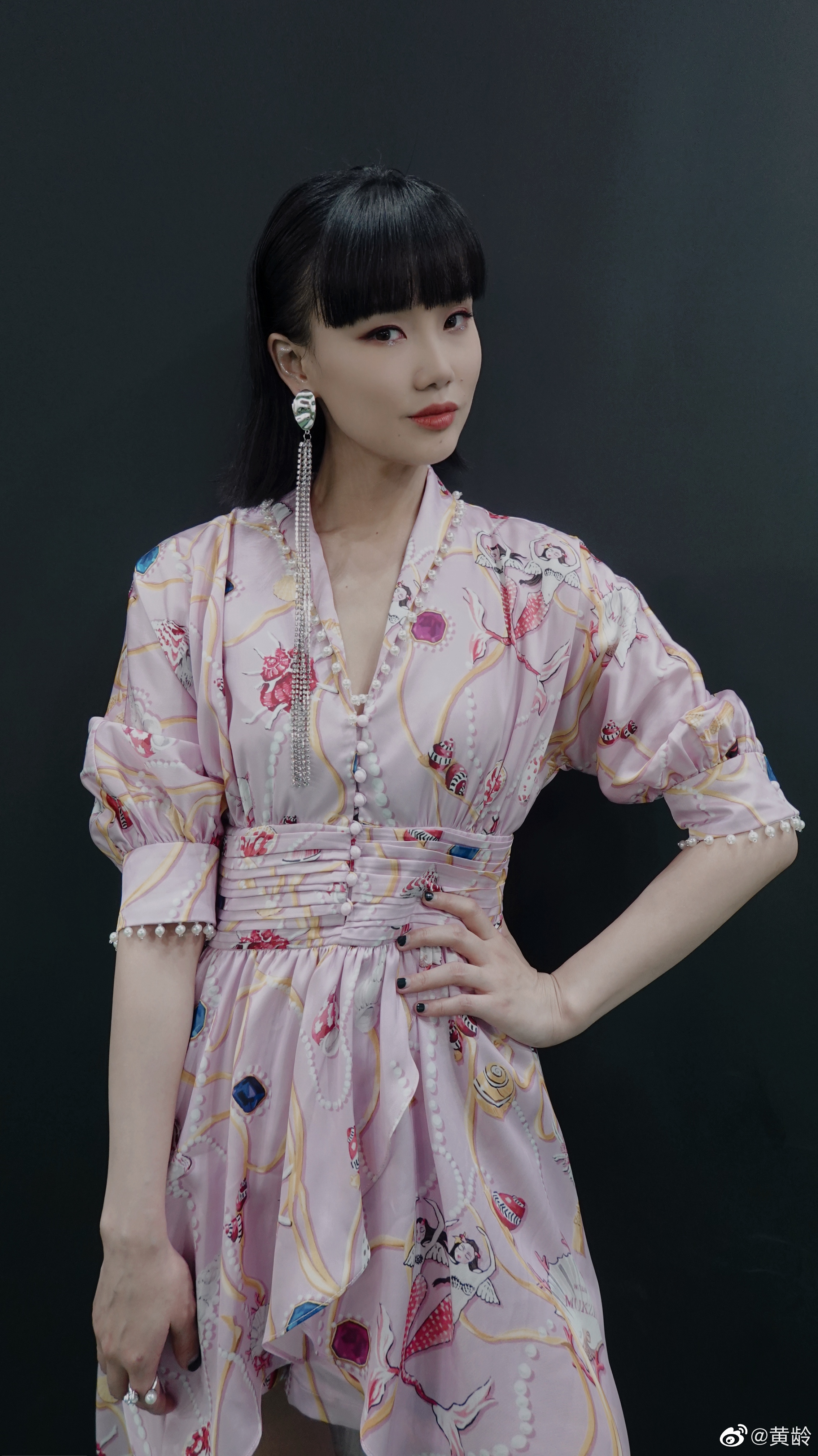 黄龄回应受伤一事：骨头没事，让大家担心了