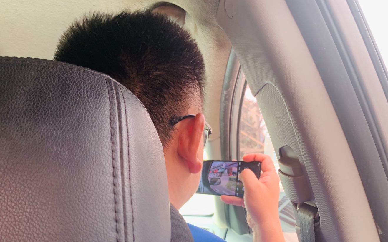 街头“拉锯战”：武汉城管与“地摊王”的矛盾与和解