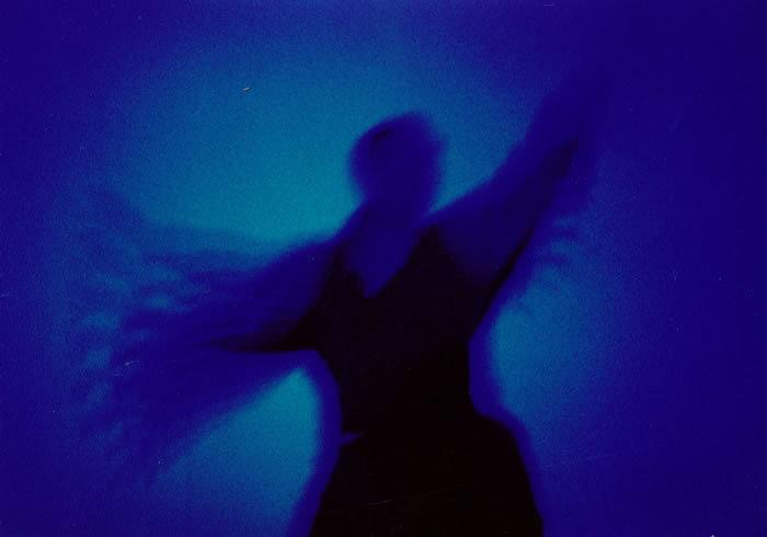 天才导演德里克·贾曼最后的日记：当阴影逼近，却更见星光