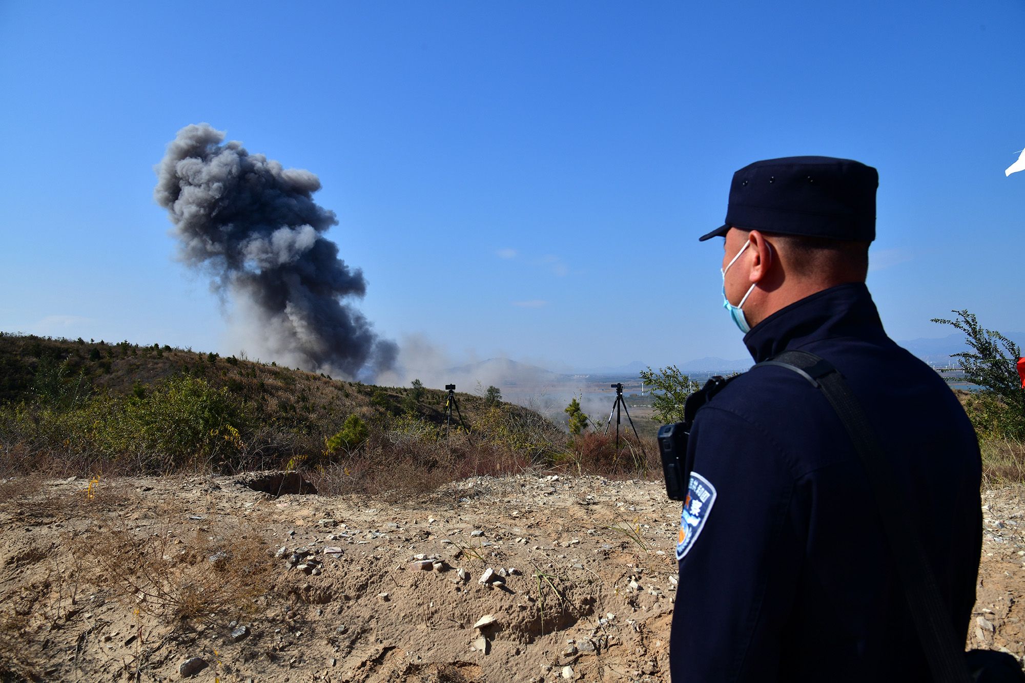 北京警方集中销毁300余件废旧爆炸物，多数来自建筑工地