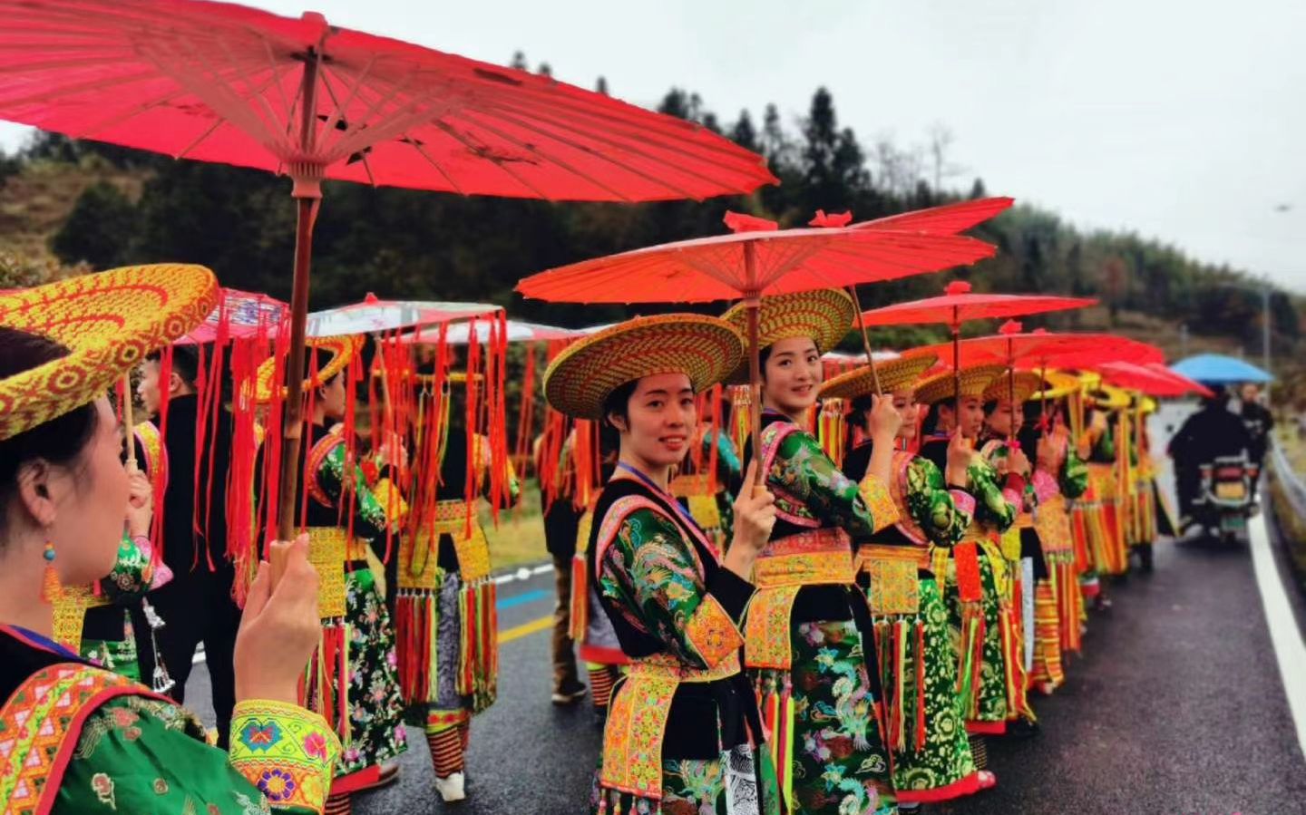 新京报讯(记者 张羽)10月26日,湖南省隆回县虎形山瑶族乡举行了一场