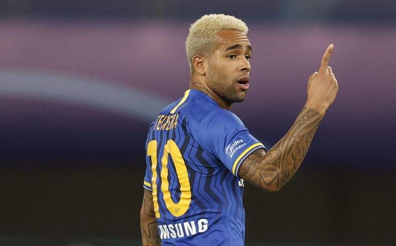 江苏苏宁特谢拉重要性_特谢拉：感谢在苏宁得到的支持和宠爱 谢谢中国_特谢拉归化中国足协