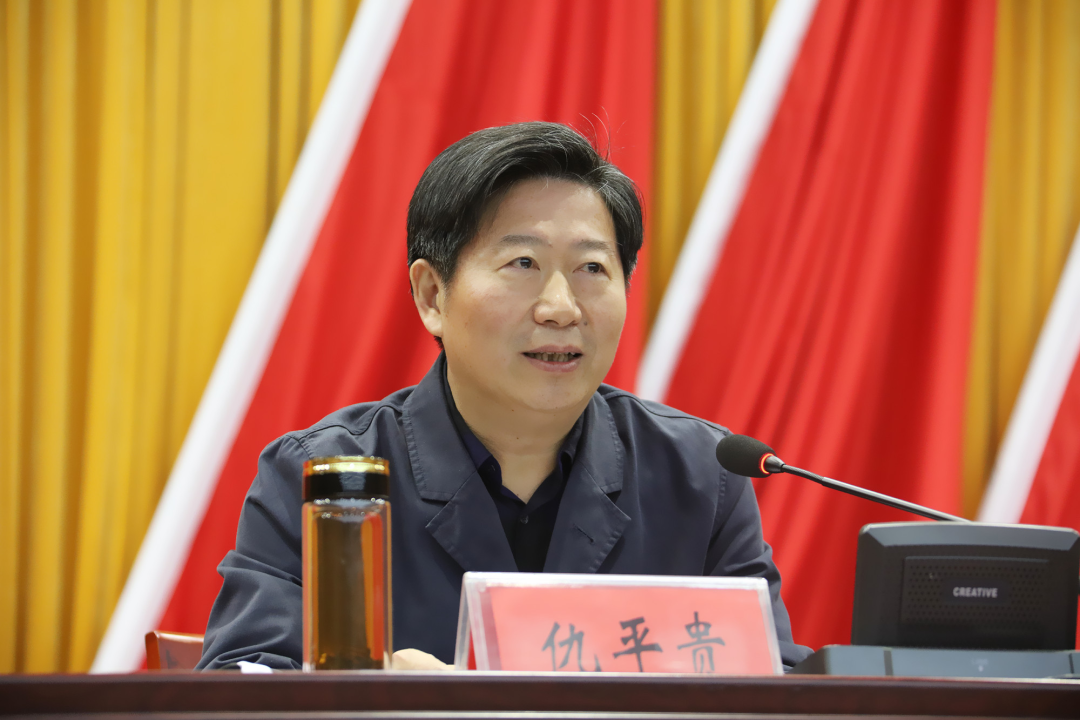 有料1527月9日,平安湖北发布一则视频,一男子因涉嫌诈骗被孝感应城