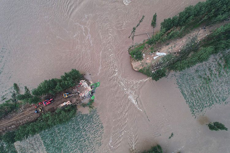 紧急抢险卫河决口封堵战正式打响