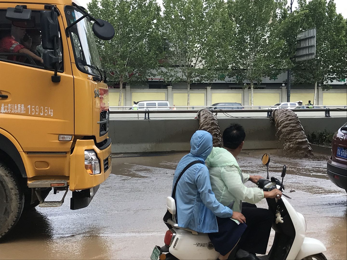 郑州京广北路隧道事故调查：极端天气或致排水不畅，十年前有论文预警（组图） - 2