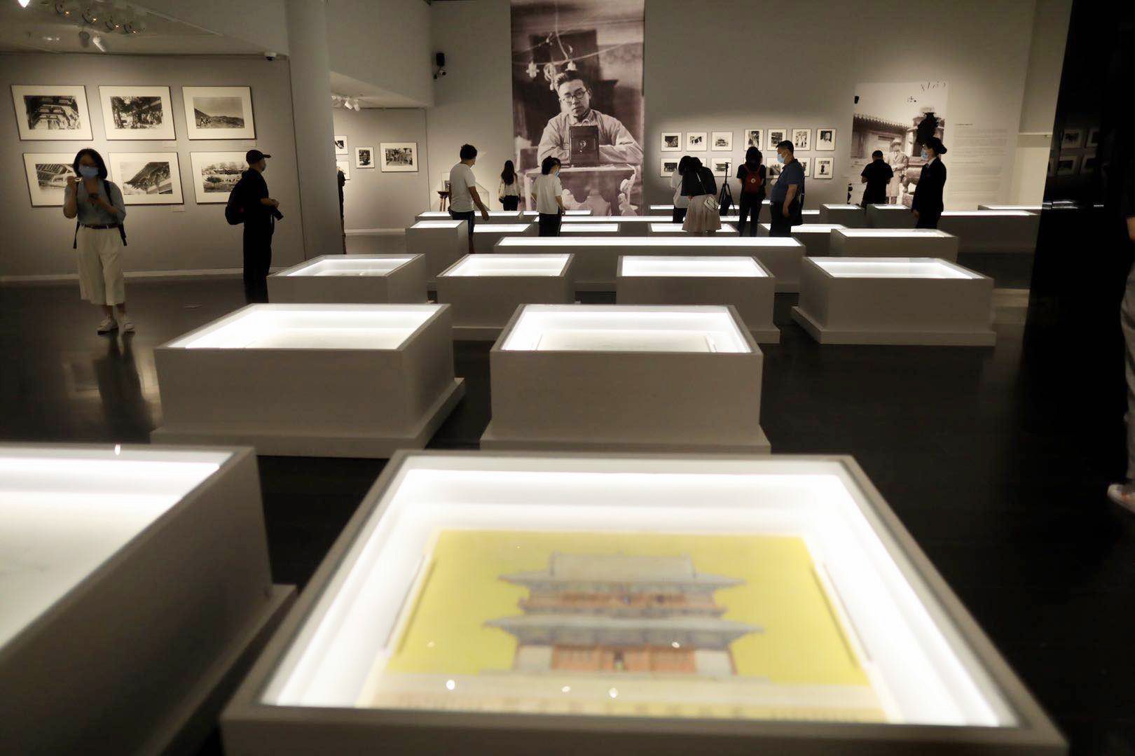 纪念梁思成诞辰一百二十周年清华艺博展出大量珍贵图纸手稿