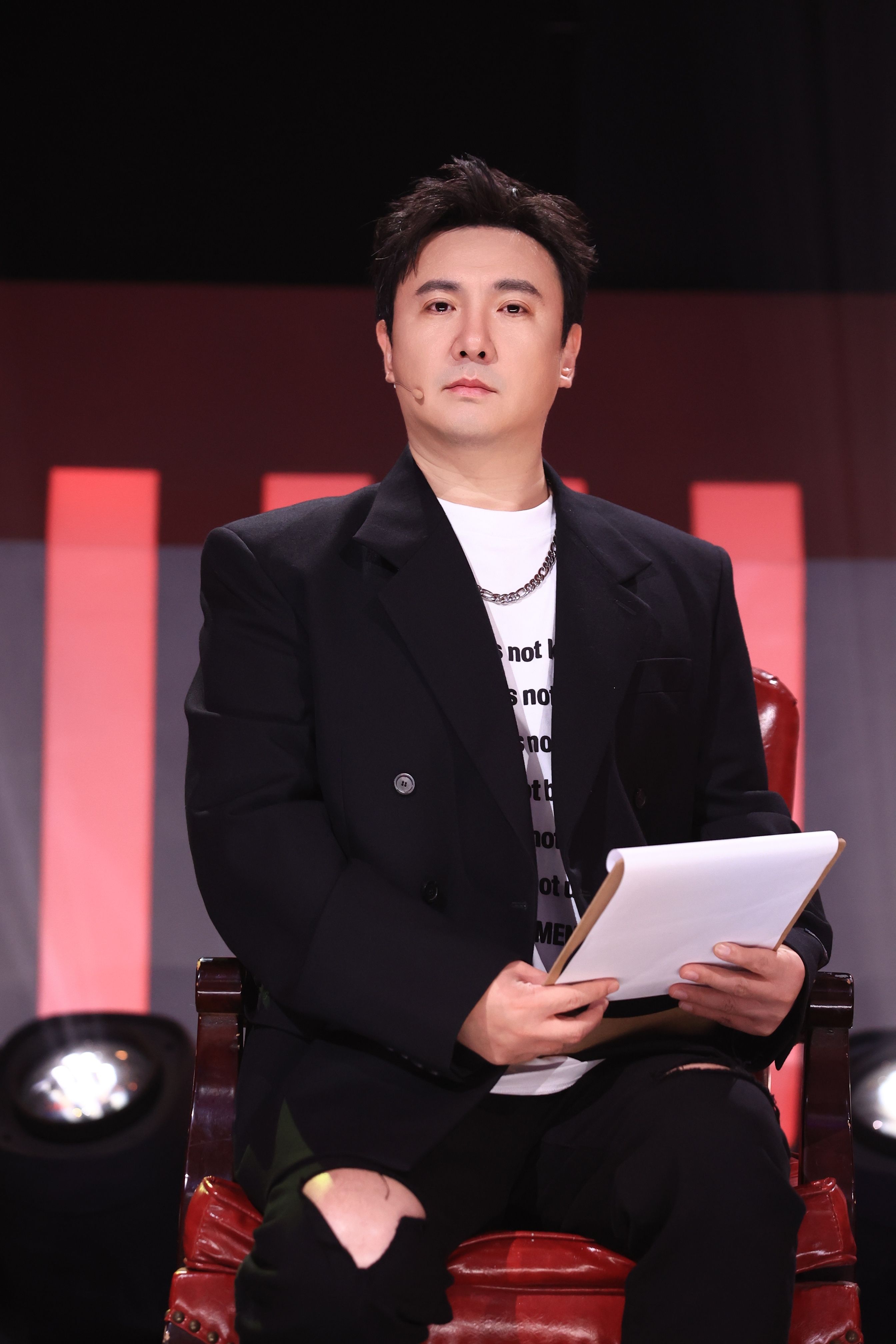 蒙面舞王盛典之夜沈腾跳起东北扭秧歌