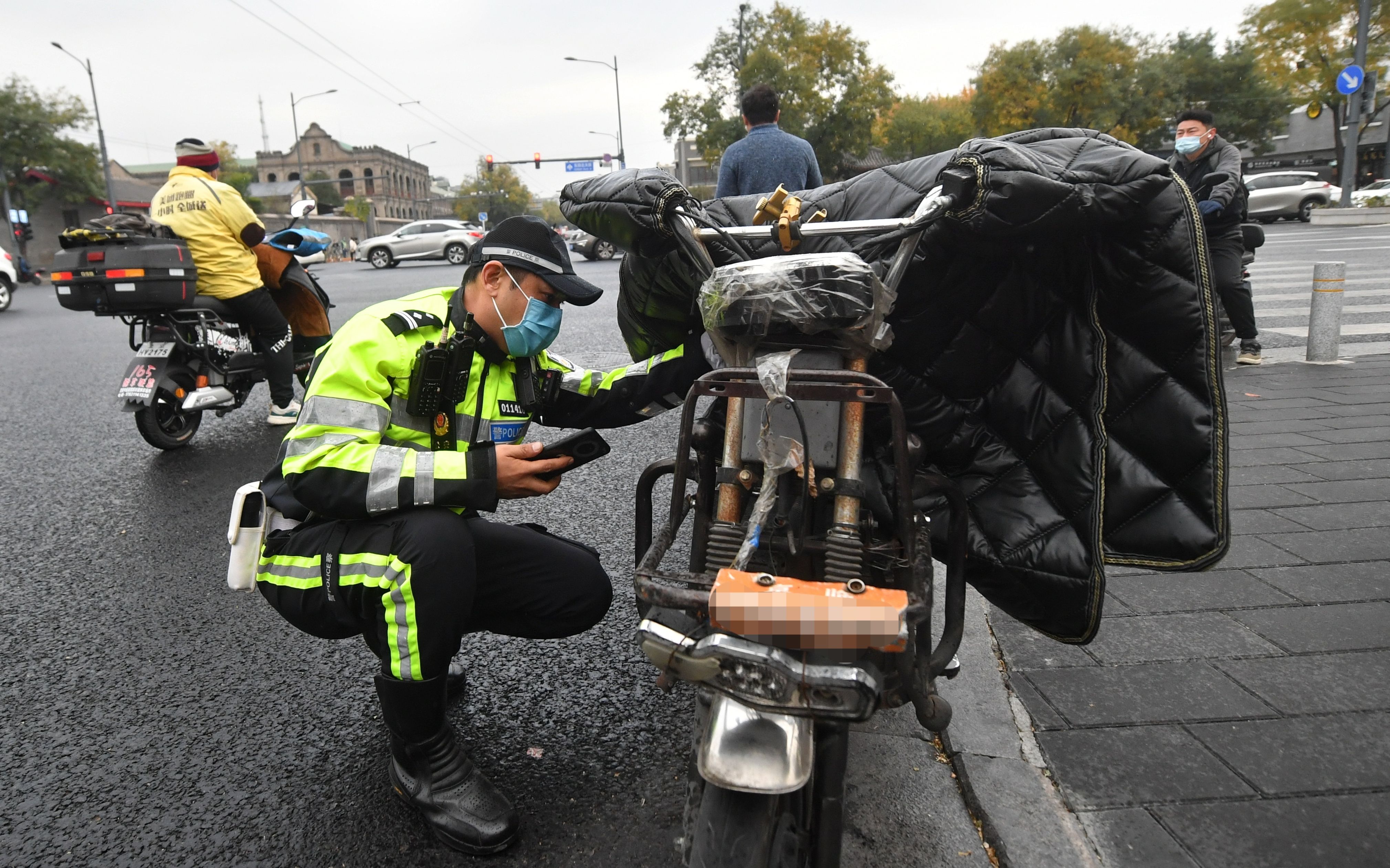 扣车罚款今日起北京交警严查超标电动车上路