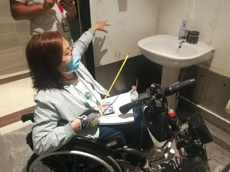 给都市不拦阻“挑刺”的人 — 新京报