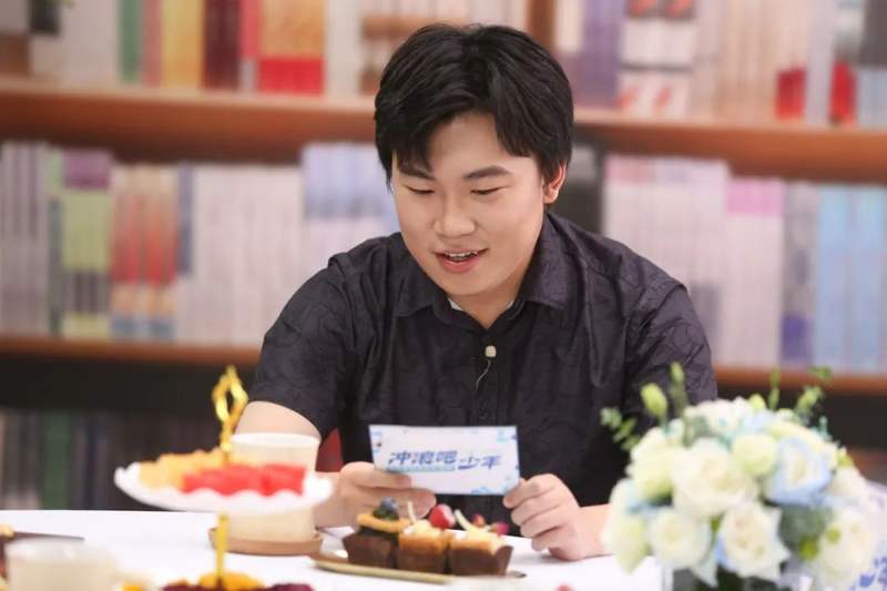 这个95后小伙，成为了百万网友的地舆教师 — 新京报