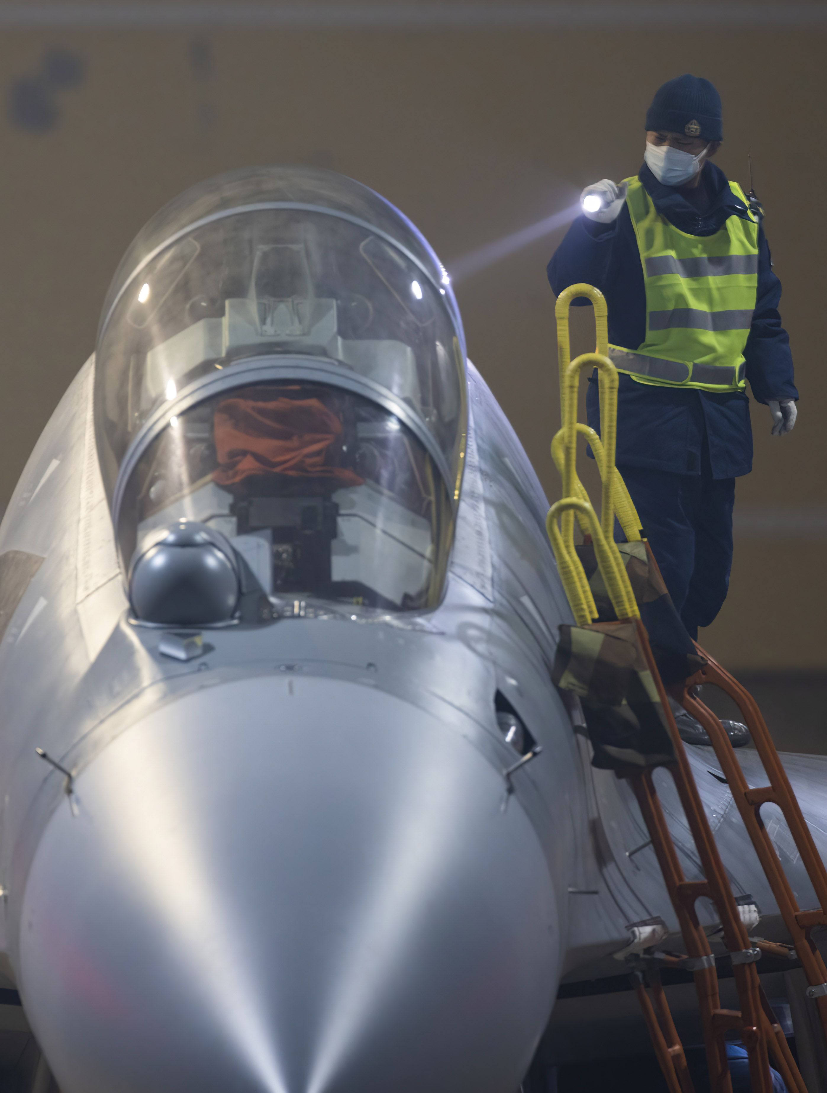 实弹突击自由空战北部战区空军航空兵新年实战训练