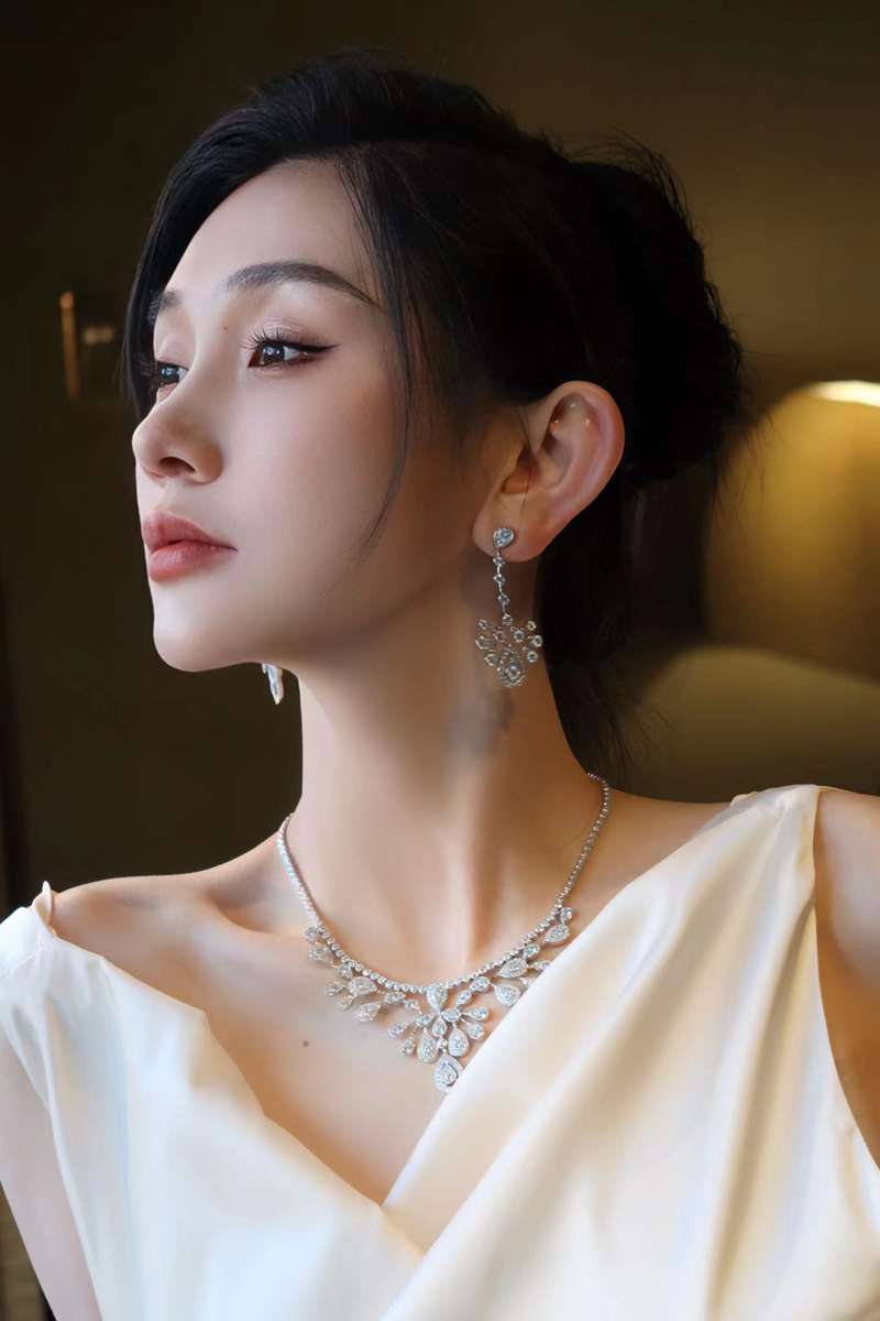 95后李隽子用短视频创业表达民族之美演员新势力