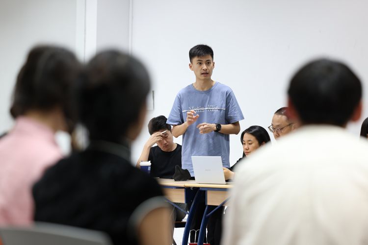 京彩文化青春绽放人艺导演指导北师大学生版雷雨
