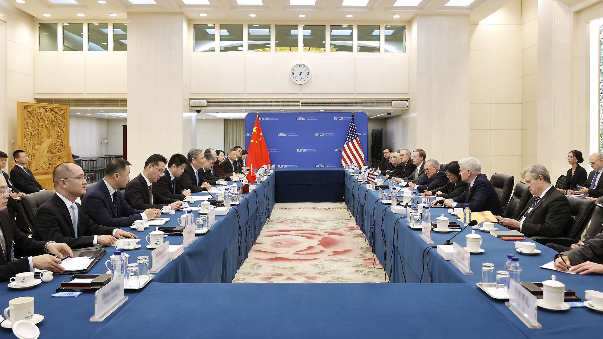 王文涛会见美国国会参议院多数党领袖舒默一行