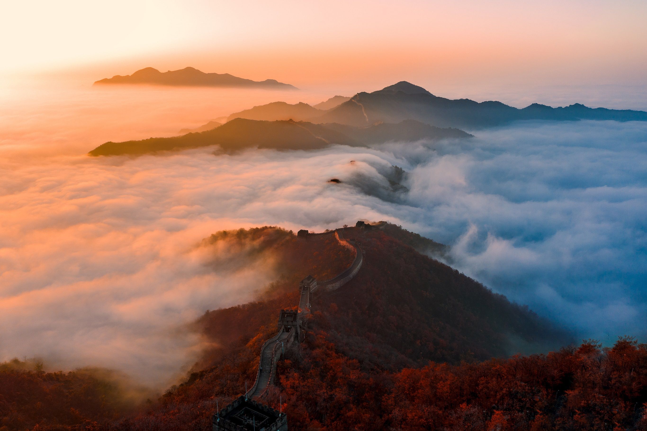 日出长城唯美图片