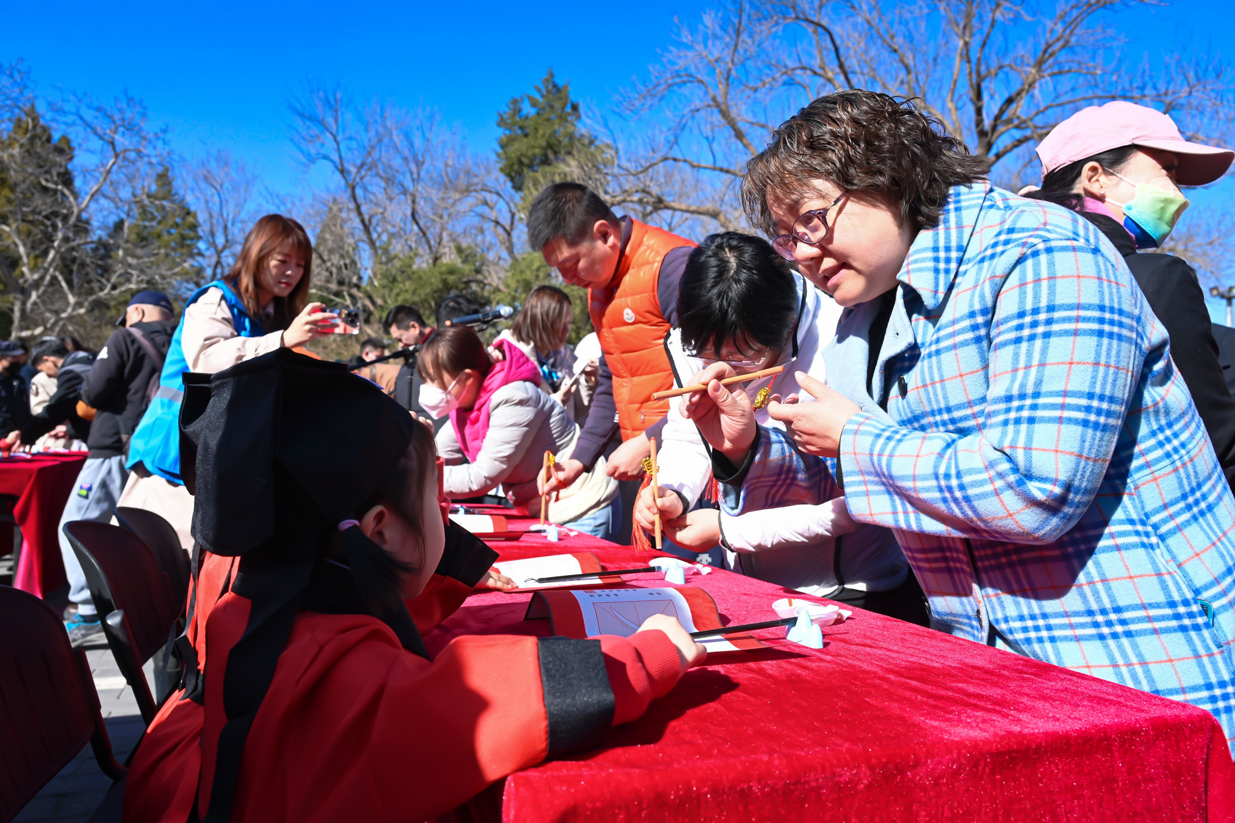 龙潭地区民俗文化节活动举办开笔礼传播中华传统文化