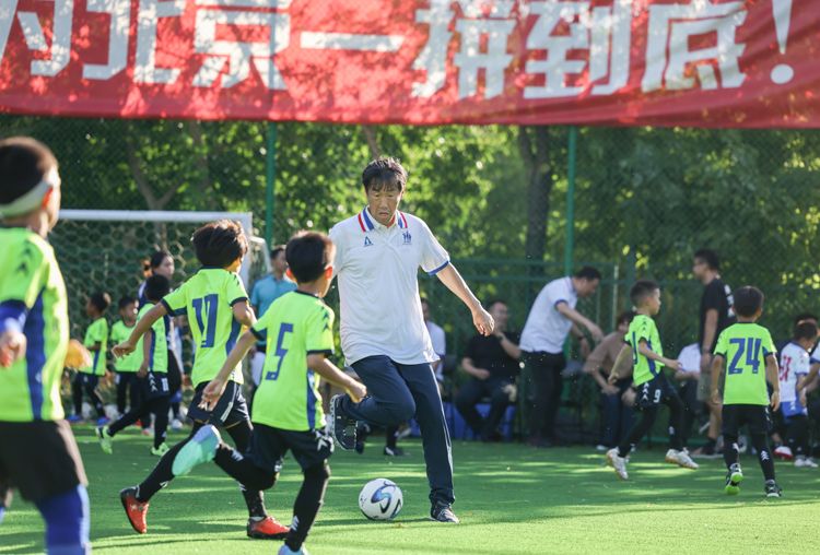 北京市少年宫足球队成立,聘请金志扬等5位专家顾问助力