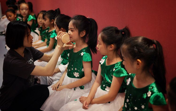 灯市口小学金帆合唱团二十周年专场音乐会举行