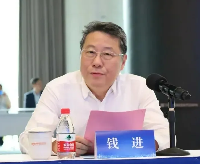 首页>政事儿>钱进,被查>2024-10-120854>钱进(资料