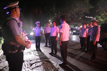 市纪委书记现场督导酒醉驾夜查工作：有没有干部耍特权？