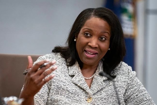 美法律部对于美联储理事库克睁开刑事审核 — 新京报