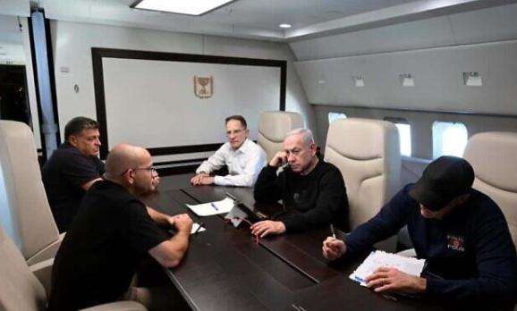 绕600公里多花2小时 以总理在赴美专机高下令空袭也门 — 新京报