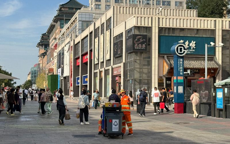 北京近4万名环卫工人将全员上岗，保障国庆中秋假期环境卫生 — 新京报