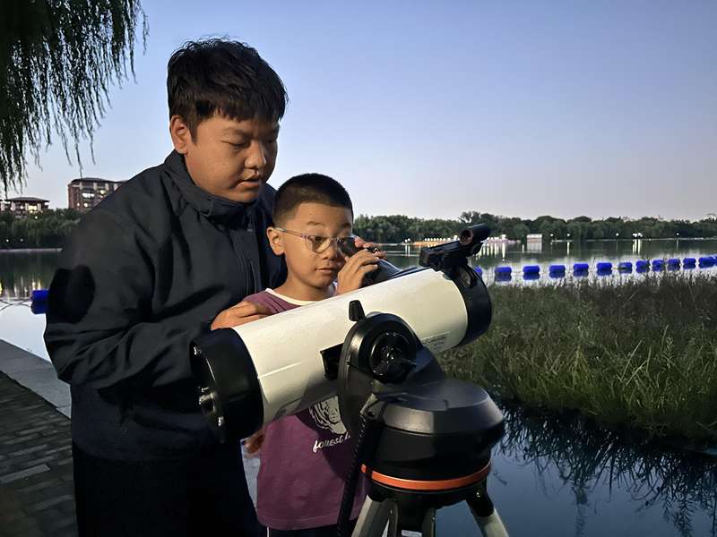 做花灯、猜灯谜，天文望远镜观月，北京市属公园推出花样中秋活动 — 新京报