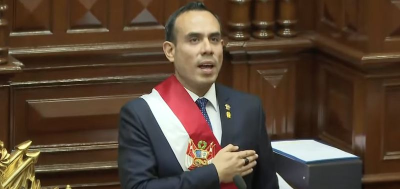 秘鲁国会主席何塞·耶里将接任秘鲁总统职务 — 新京报