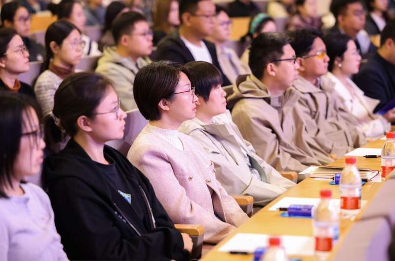 北京发布暴雨橙警，多校明确：7月10日高一高二学生居家学习 —