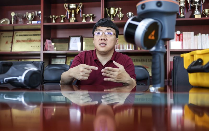 万宁桥的“心跳”：拾振器捕捉到的历史震颤 — 新京报